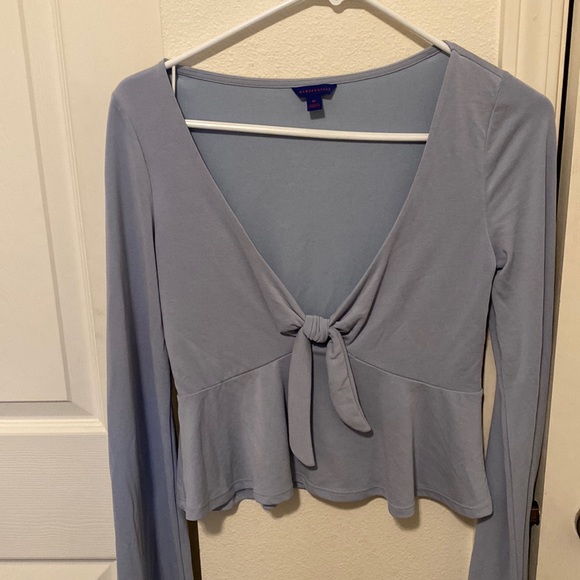 Light blue Aeropostale low-cut, tie long sleeve